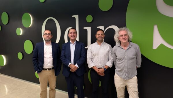 Representatives of OdinS and DENODL during the signing of the technological alliance for intelligent irrigation management