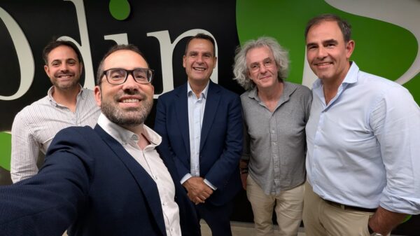 Representatives of OdinS and DENODL during the signing of the technological alliance for intelligent irrigation management